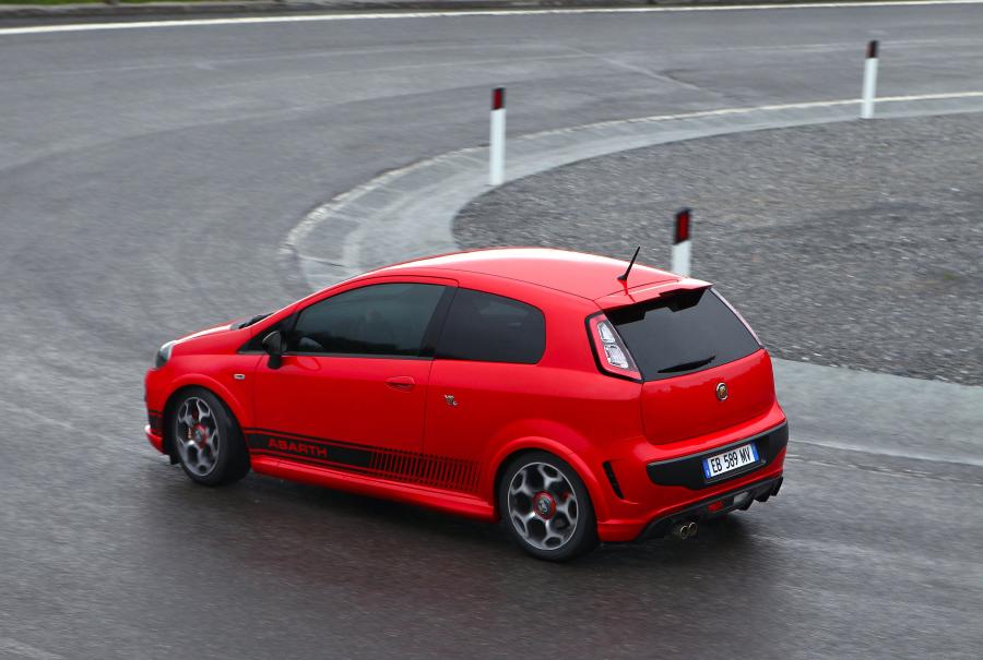  Abarth Punto Evo (199) 2010 года  (фото 29 из 57)